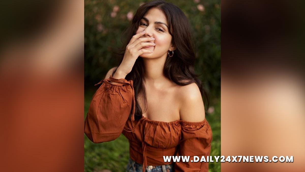 Rhea Chakraborty looks back at 2021: A year full of healing, a year full of  pain - Daily 24x7 News
